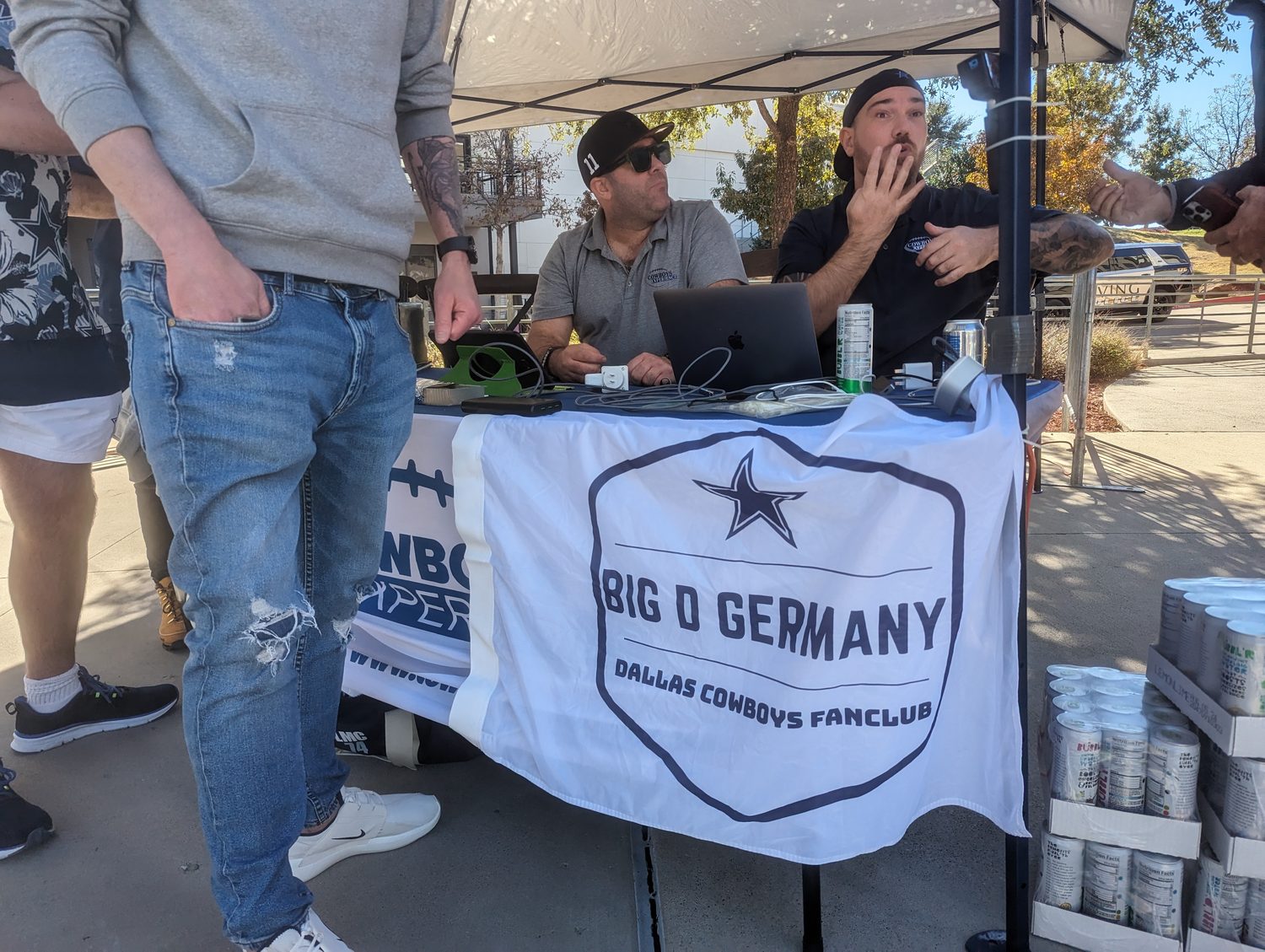 Der Infostand von Big D Germany rund um den Spieltag